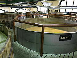 Auf dem Foto ist der Beer Well Tank der amerikanischen Four Roses Brennerei zu sehen.